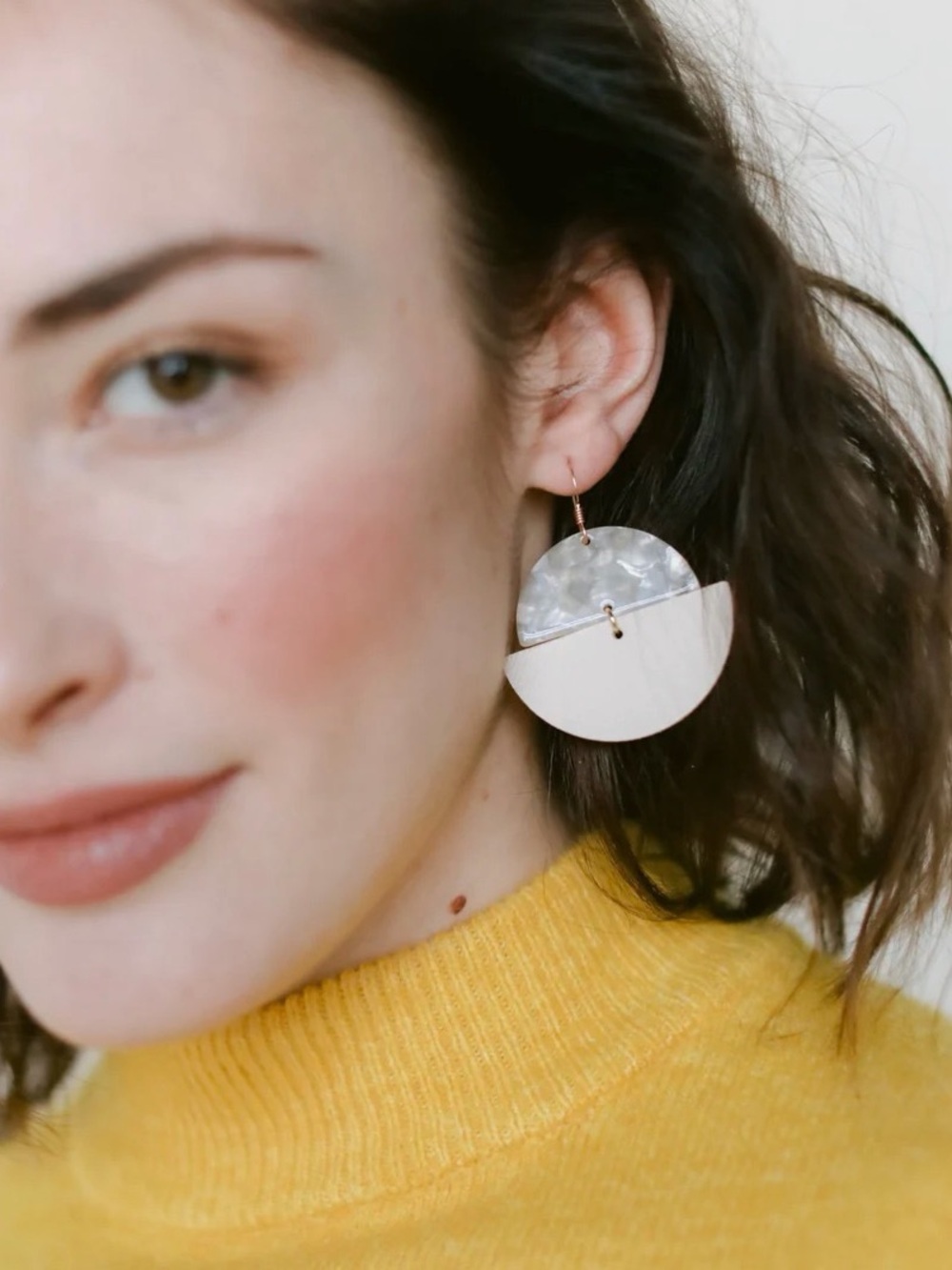 Nickel & Suede Cream Earrings Luna Style